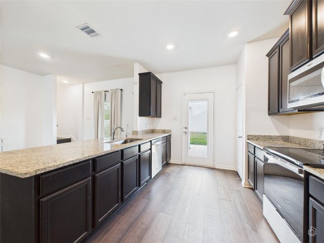 1687 Twin Estates DR, Kyle, TX 78640