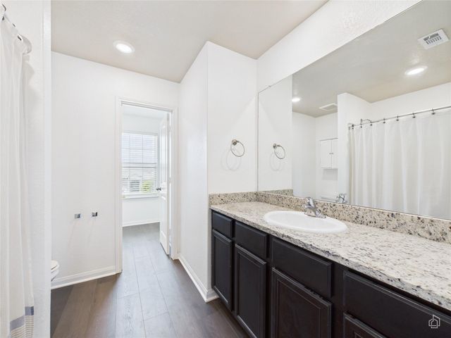 1687 Twin Estates DR, Kyle, TX 78640
