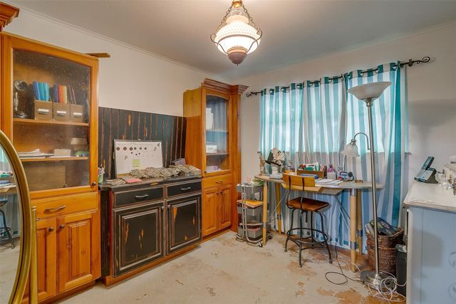 905 E Renfro Street, Burleson, TX 76028