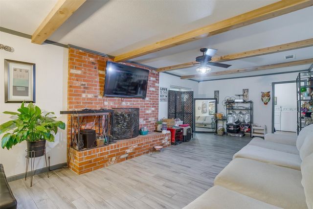 905 E Renfro Street, Burleson, TX 76028