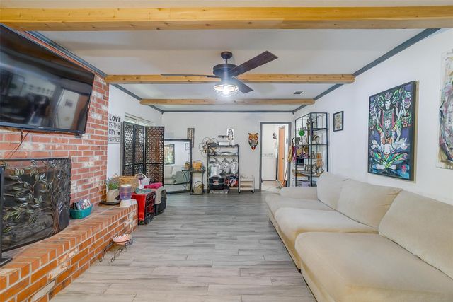 905 E Renfro Street, Burleson, TX 76028