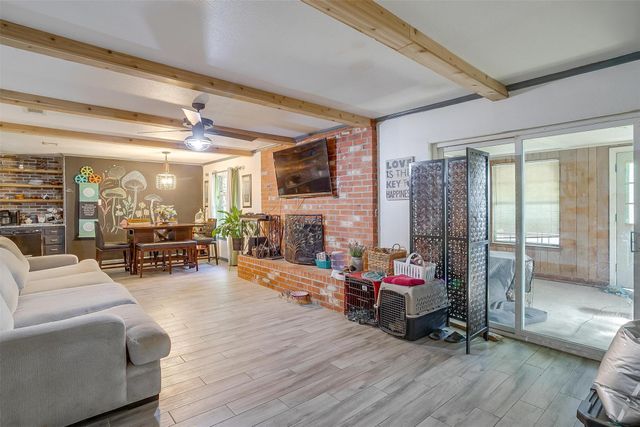 905 E Renfro Street, Burleson, TX 76028