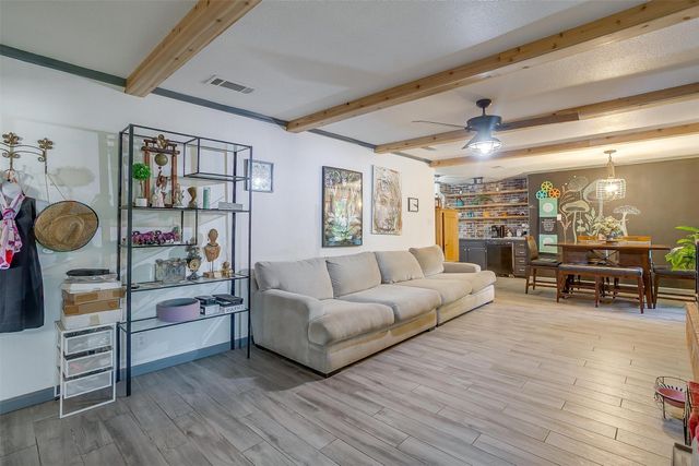 905 E Renfro Street, Burleson, TX 76028
