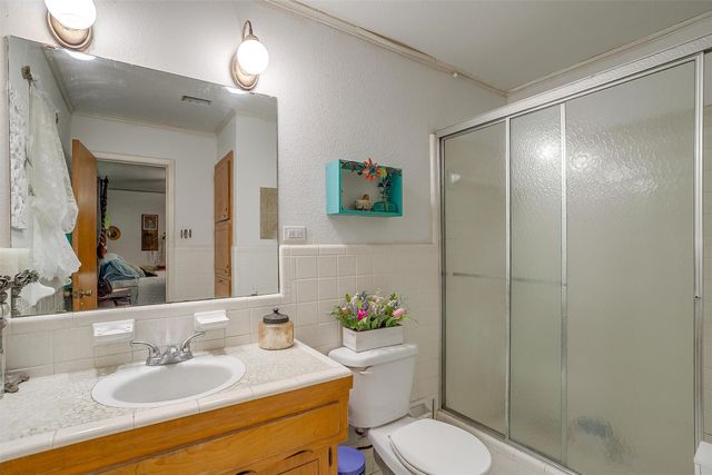 905 E Renfro Street, Burleson, TX 76028