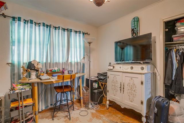 905 E Renfro Street, Burleson, TX 76028
