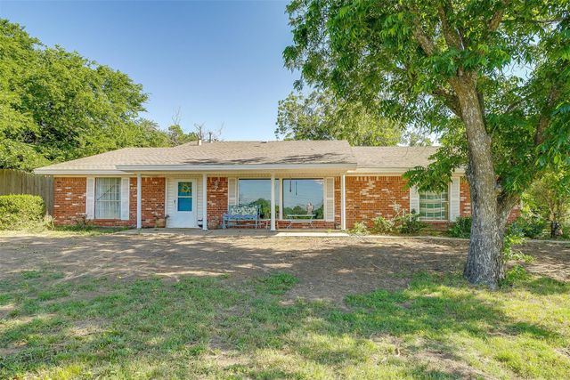 905 E Renfro Street, Burleson, TX 76028