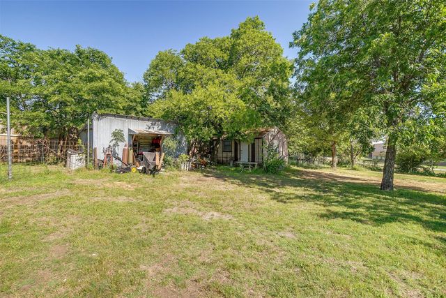 905 E Renfro Street, Burleson, TX 76028
