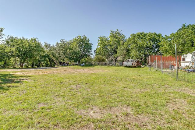 905 E Renfro Street, Burleson, TX 76028