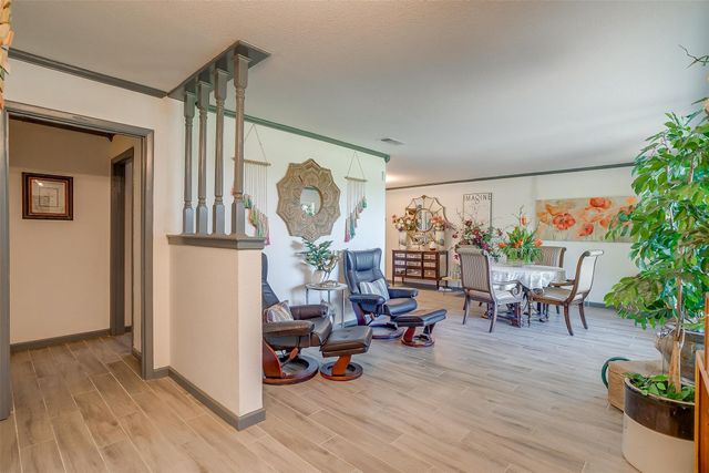 905 E Renfro Street, Burleson, TX 76028