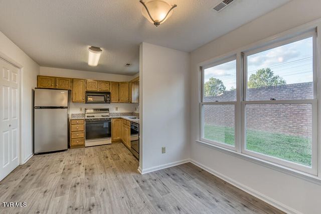 1725 West Lakeview Drive 1, Johnson City, TN 37601