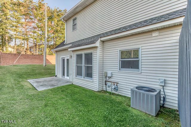 1725 West Lakeview Drive 1, Johnson City, TN 37601