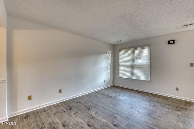 1725 West Lakeview Drive 1, Johnson City, TN 37601