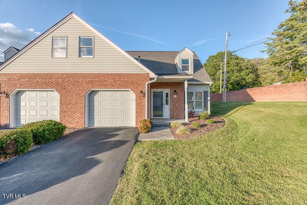 1725 West Lakeview Drive 1, Johnson City, TN 37601