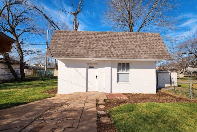 1023 S Millwood Ave, Wichita, KS 67213