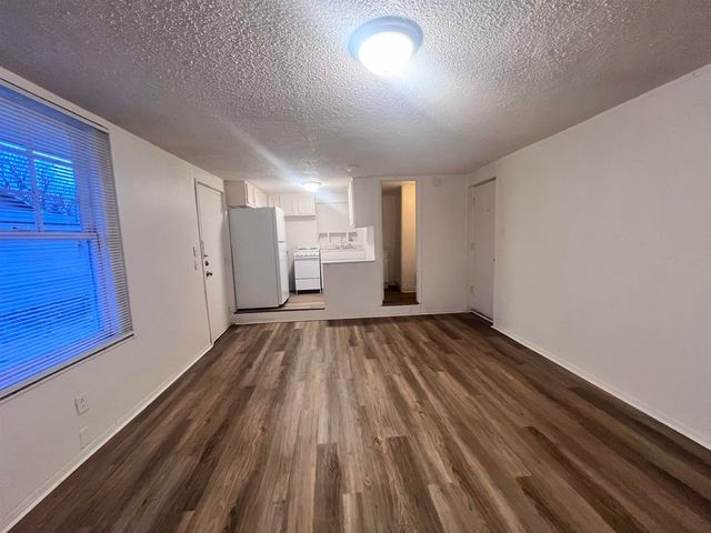 1023 S Millwood Ave, Wichita, KS 67213