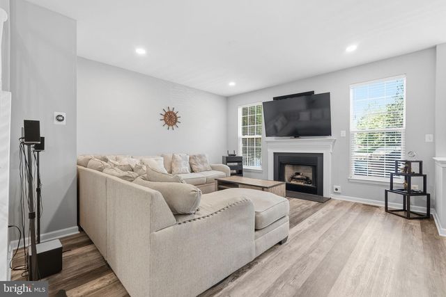 43612 DUNHILL CUP SQ, Ashburn, VA 20147