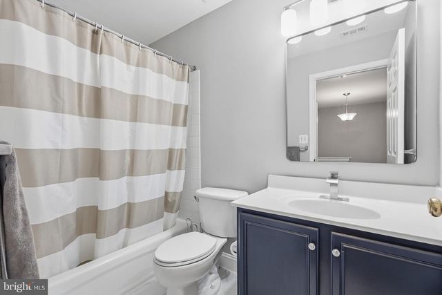43612 DUNHILL CUP SQ, Ashburn, VA 20147
