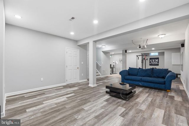 43612 DUNHILL CUP SQ, Ashburn, VA 20147