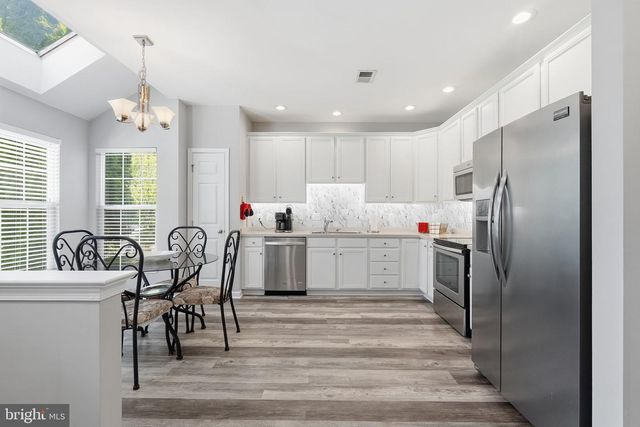 43612 DUNHILL CUP SQ, Ashburn, VA 20147