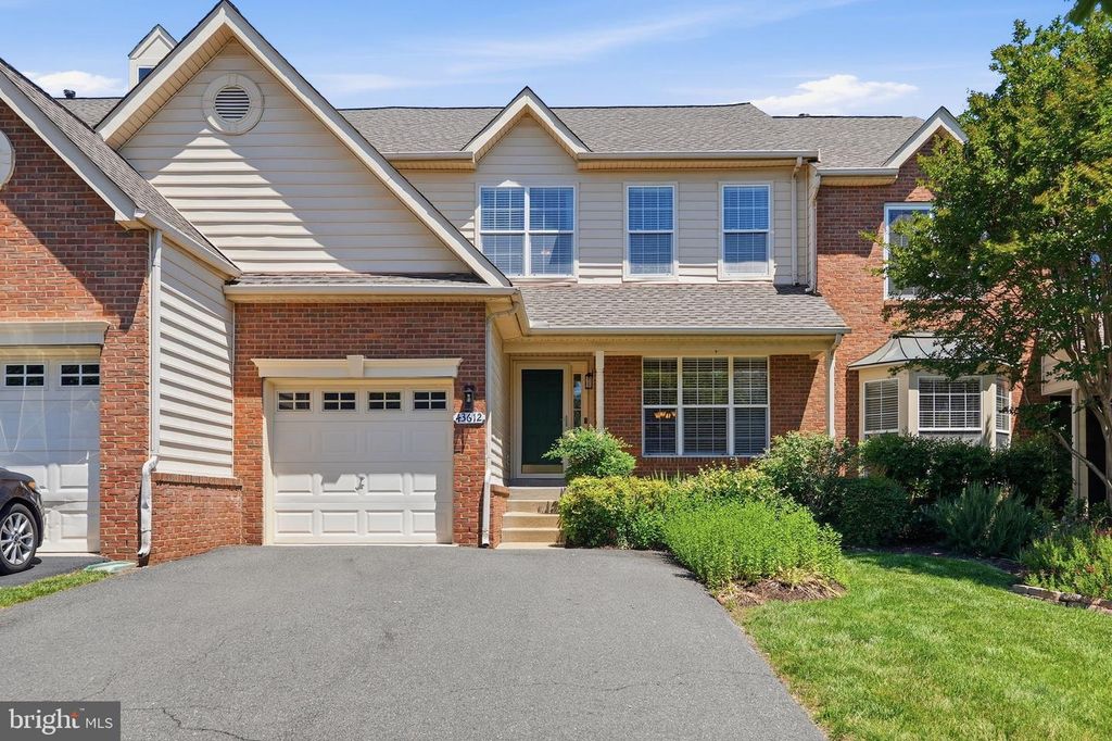 43612 DUNHILL CUP SQ, Ashburn, VA 20147