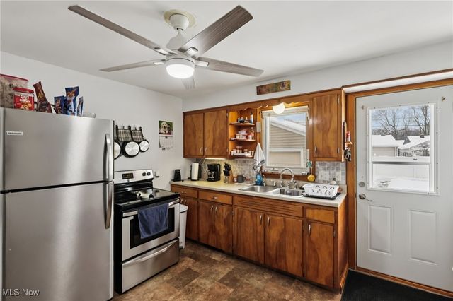 3033 avon Boulevard, Ashtabula, OH 44004