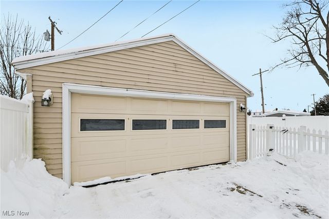 3033 avon Boulevard, Ashtabula, OH 44004