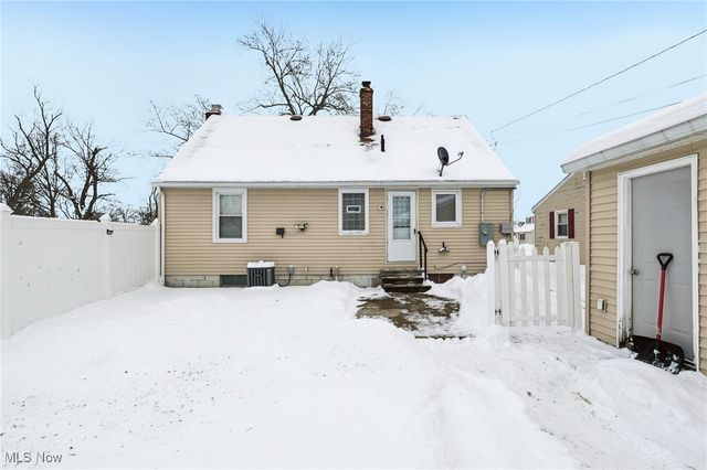 3033 avon Boulevard, Ashtabula, OH 44004