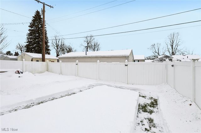 3033 avon Boulevard, Ashtabula, OH 44004