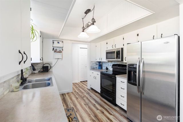 809 4th Avenue NE, Chehalis, WA 98532