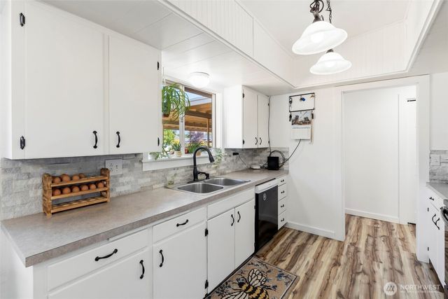 809 4th Avenue NE, Chehalis, WA 98532