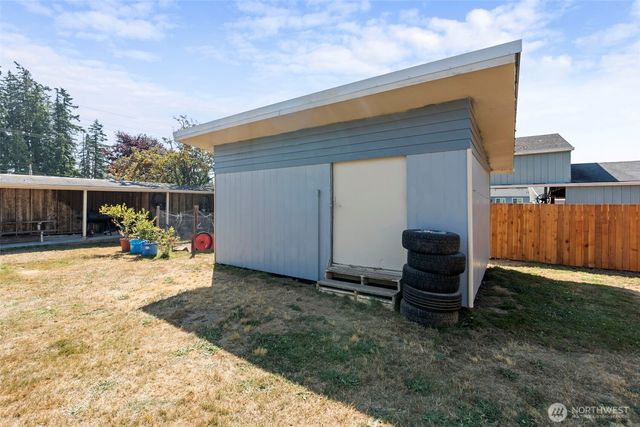 809 4th Avenue NE, Chehalis, WA 98532