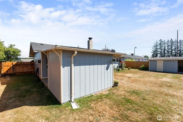 809 4th Avenue NE, Chehalis, WA 98532