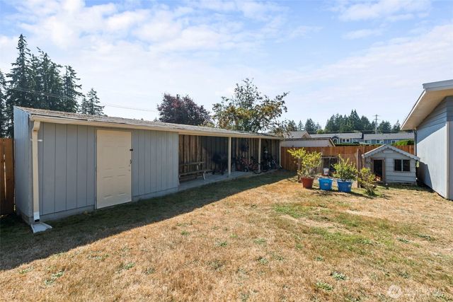 809 4th Avenue NE, Chehalis, WA 98532