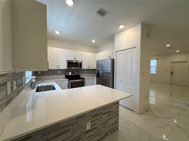 20352 NW 6th Ave, Miami Gardens, FL 33169