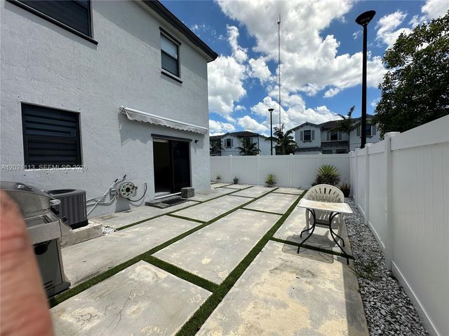 20352 NW 6th Ave, Miami Gardens, FL 33169