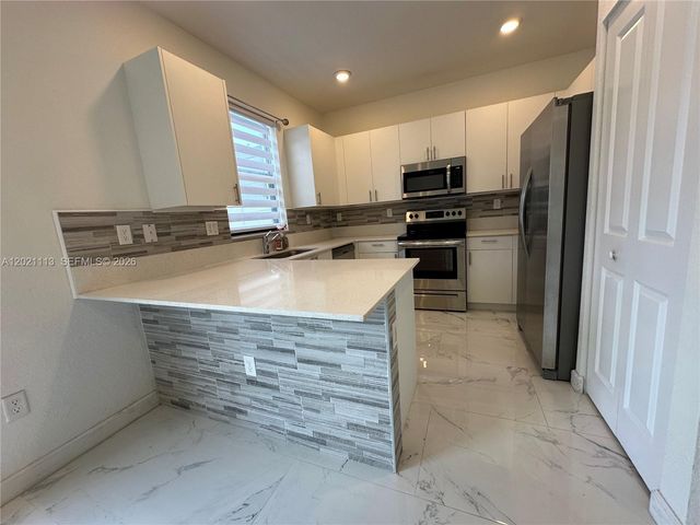 20352 NW 6th Ave, Miami Gardens, FL 33169
