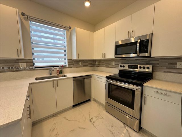 20352 NW 6th Ave, Miami Gardens, FL 33169