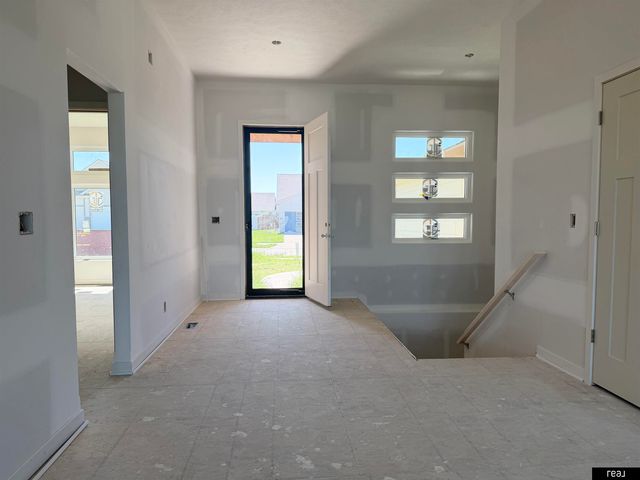 12019 S 44 Street, Bellevue, NE 68123