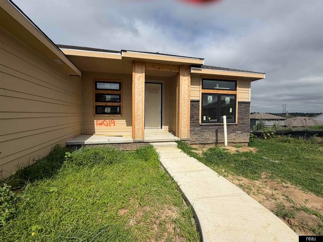 12019 S 44 Street, Bellevue, NE 68123