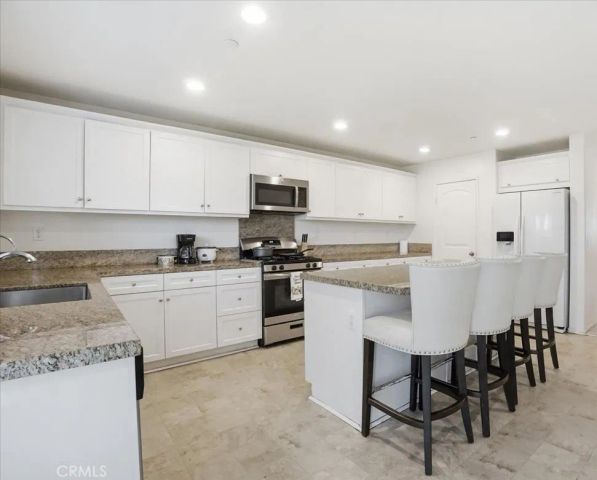 7512 Sleepy Creek, Fontana, CA 92336