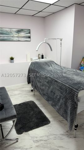 2119 Hollywood Blvd, Hollywood, FL 33020