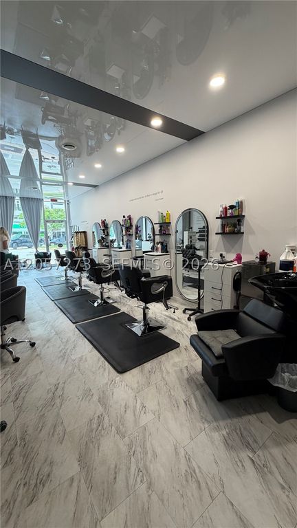 2119 Hollywood Blvd, Hollywood, FL 33020