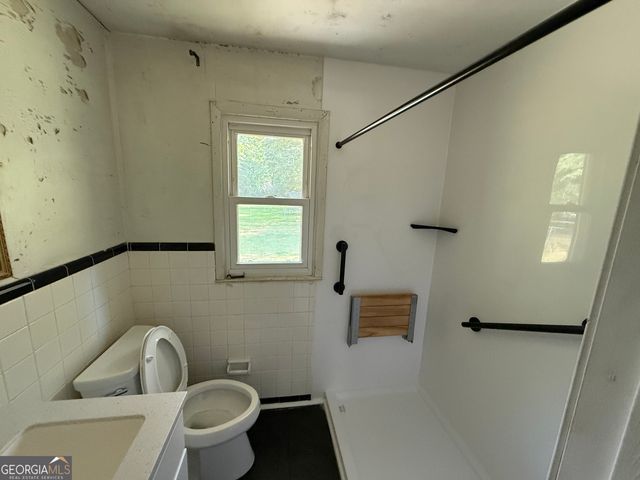528 Pinecrest Drive, Riverdale, GA 30274