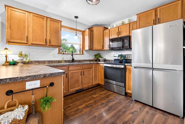 503 RUSCH DRIVE, Combined Locks, WI 54113