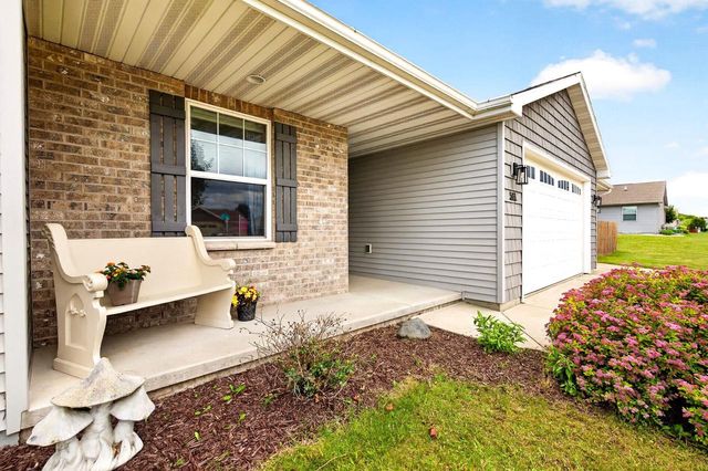 503 RUSCH DRIVE, Combined Locks, WI 54113