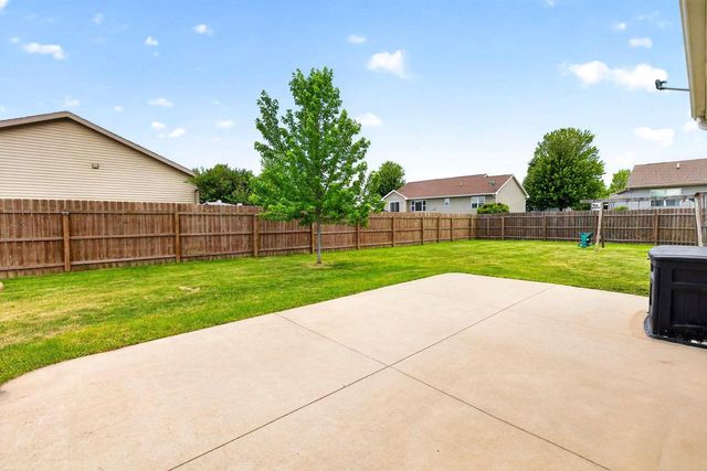 503 RUSCH DRIVE, Combined Locks, WI 54113