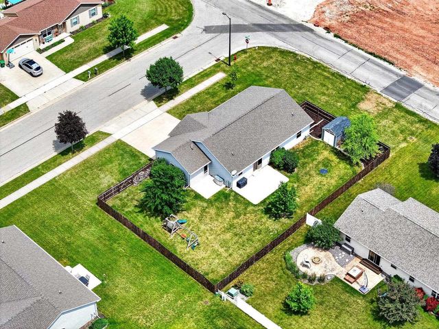 503 RUSCH DRIVE, Combined Locks, WI 54113
