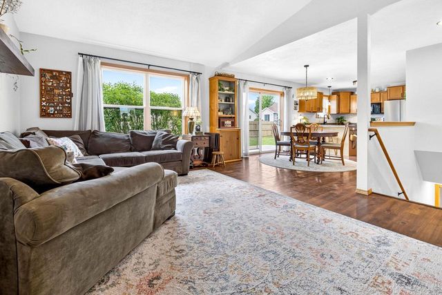 503 RUSCH DRIVE, Combined Locks, WI 54113