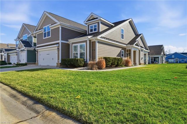 204 Thornwood DR, Suffolk, VA 23435