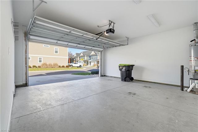 204 Thornwood DR, Suffolk, VA 23435